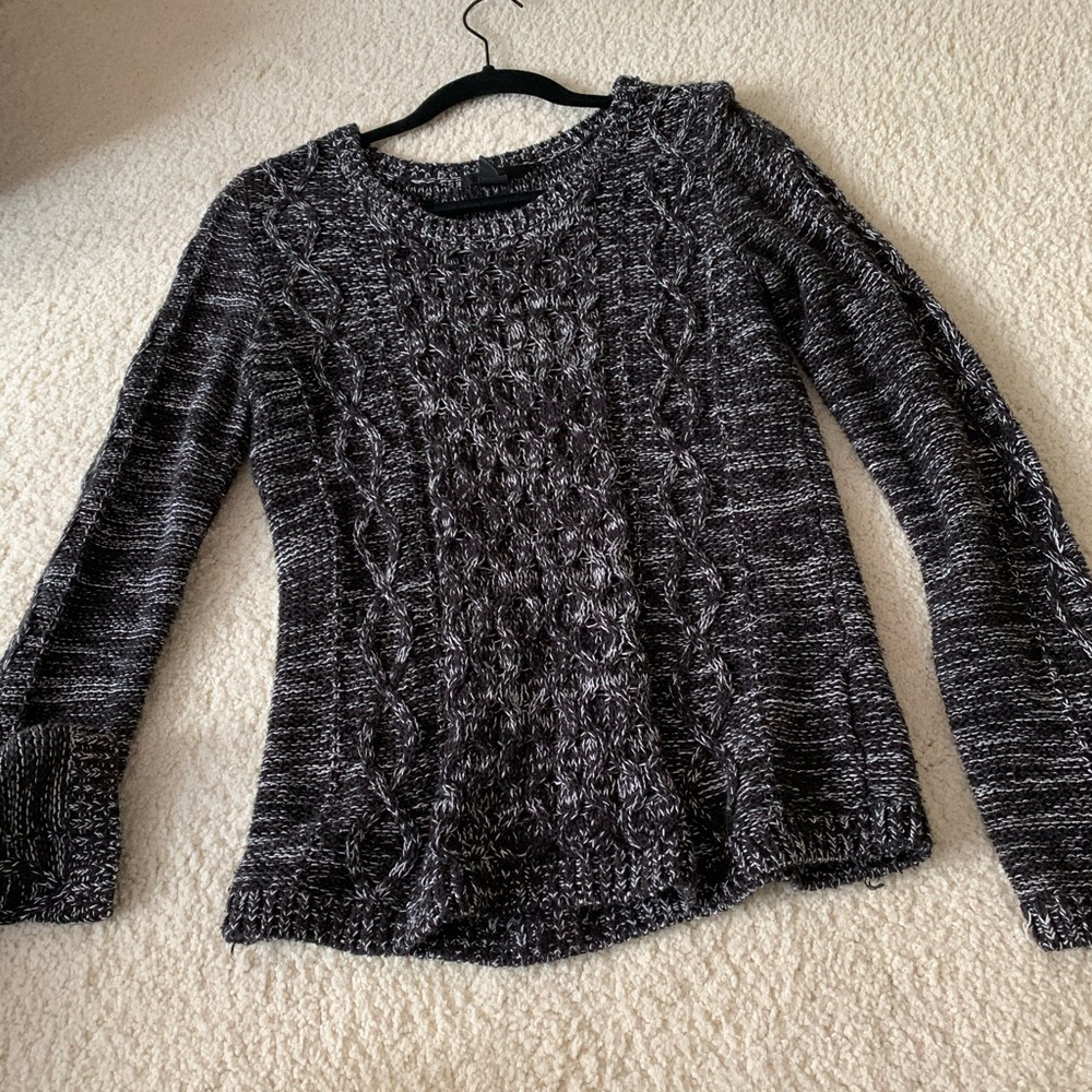 H&M black and white sweater